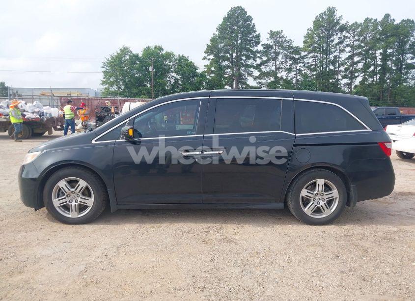 Photo 14 of 2011 Honda Odyssey TOURING/TOURING ELITE (VIN 5FNRL5H90BB070472)