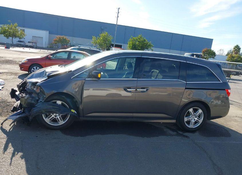 Photo 14 of 2013 Honda Odyssey TOURING/TOURING ELITE (VIN 5FNRL5H90DB072483)