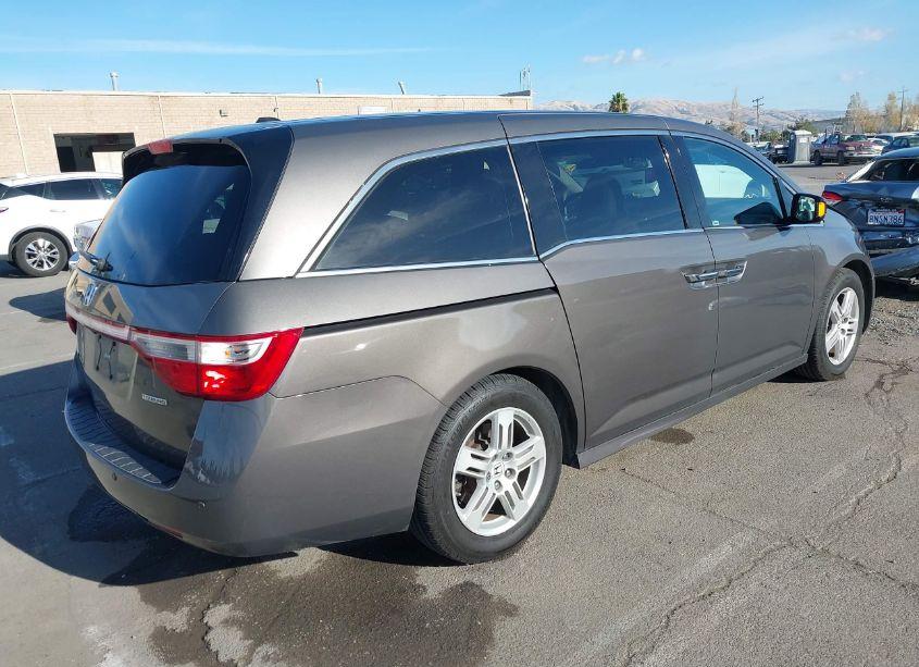 Photo 4 of 2013 Honda Odyssey TOURING/TOURING ELITE (VIN 5FNRL5H90DB072483)