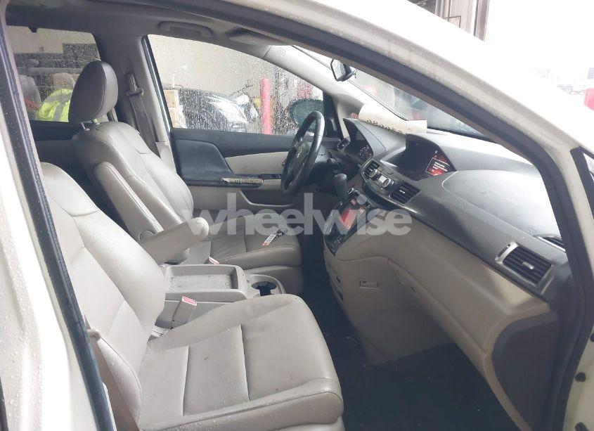 Photo 5 of 2014 Honda Odyssey TOURING/TOURING ELITE (VIN 5FNRL5H90EB065437)