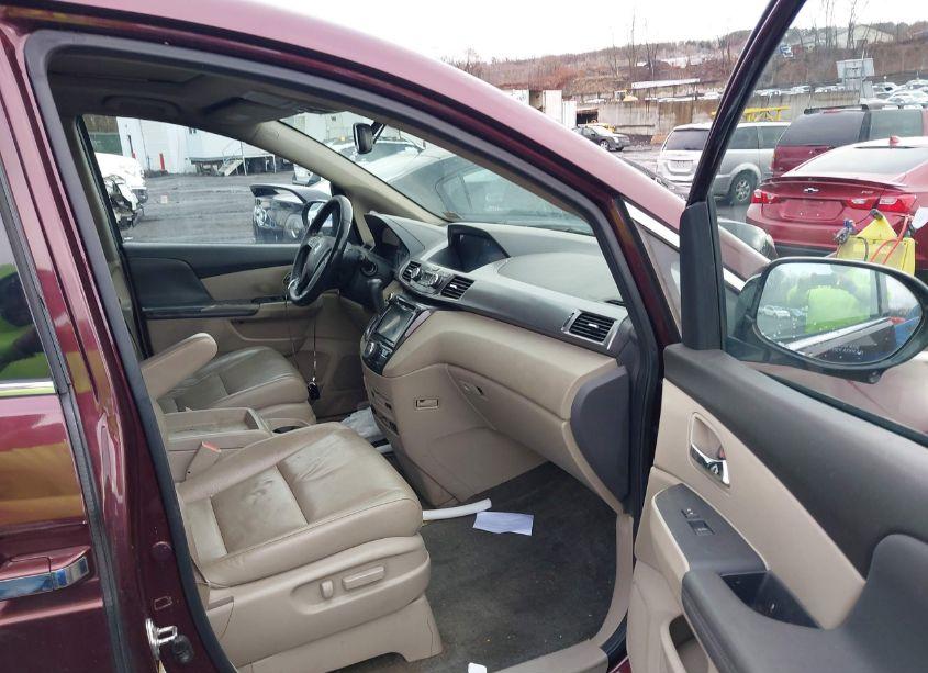 Photo 5 of 2014 Honda Odyssey TOURING/TOURING ELITE (VIN 5FNRL5H90EB117973)