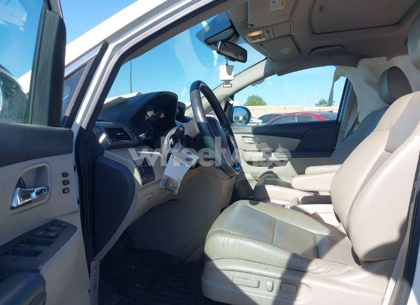 Photo 5 of 2014 Honda Odyssey TOURING/TOURING ELITE (VIN 5FNRL5H90EB137625)