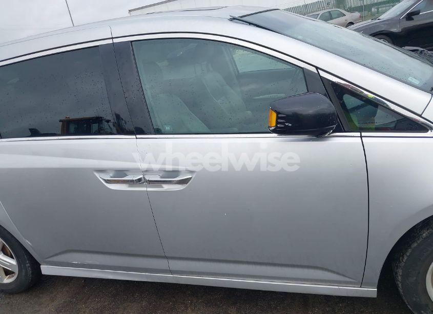 Photo 13 of 2011 Honda Odyssey TOURING/TOURING ELITE (VIN 5FNRL5H91BB019174)