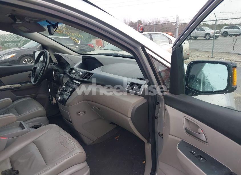 Photo 5 of 2011 Honda Odyssey TOURING/TOURING ELITE (VIN 5FNRL5H91BB019174)