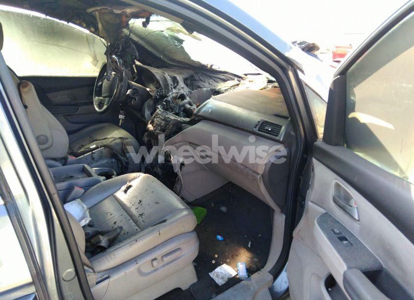 Photo 5 of 2011 Honda Odyssey TOURING/TOURING ELITE (VIN 5FNRL5H91BB027355)