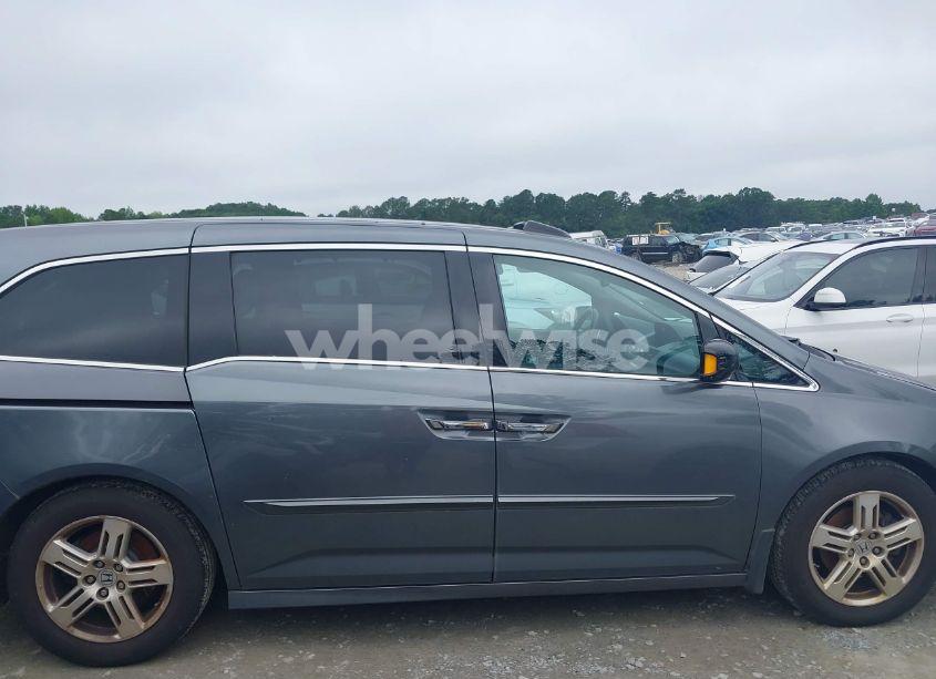 Photo 13 of 2011 Honda Odyssey TOURING/TOURING ELITE (VIN 5FNRL5H91BB033009)