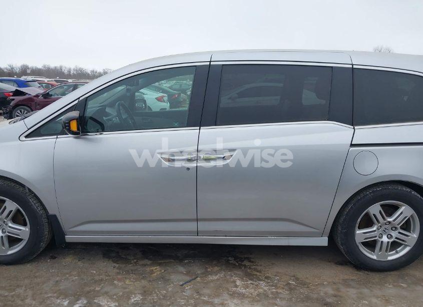 Photo 14 of 2011 Honda Odyssey TOURING/TOURING ELITE (VIN 5FNRL5H91BB047900)