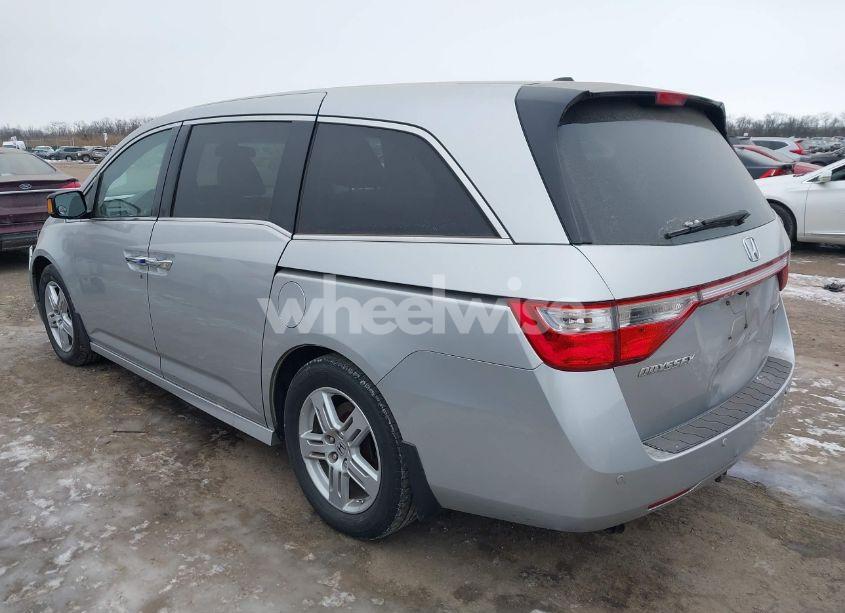 Photo 3 of 2011 Honda Odyssey TOURING/TOURING ELITE (VIN 5FNRL5H91BB047900)