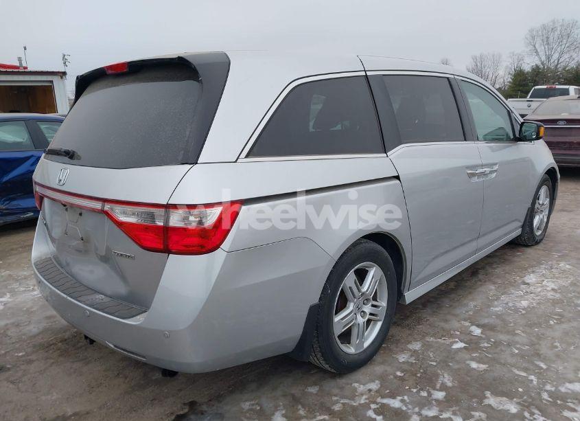 Photo 4 of 2011 Honda Odyssey TOURING/TOURING ELITE (VIN 5FNRL5H91BB047900)