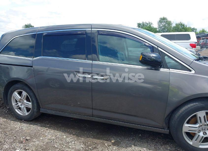 Photo 14 of 2013 Honda Odyssey TOURING/TOURING ELITE (VIN 5FNRL5H91DB025219)
