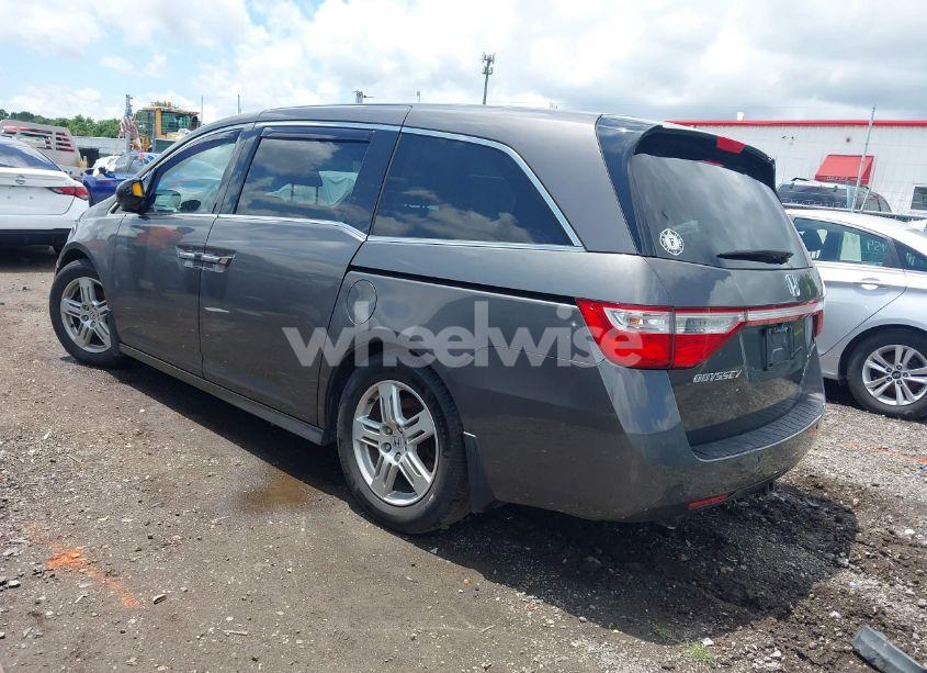 Photo 3 of 2013 Honda Odyssey TOURING/TOURING ELITE (VIN 5FNRL5H91DB025219)