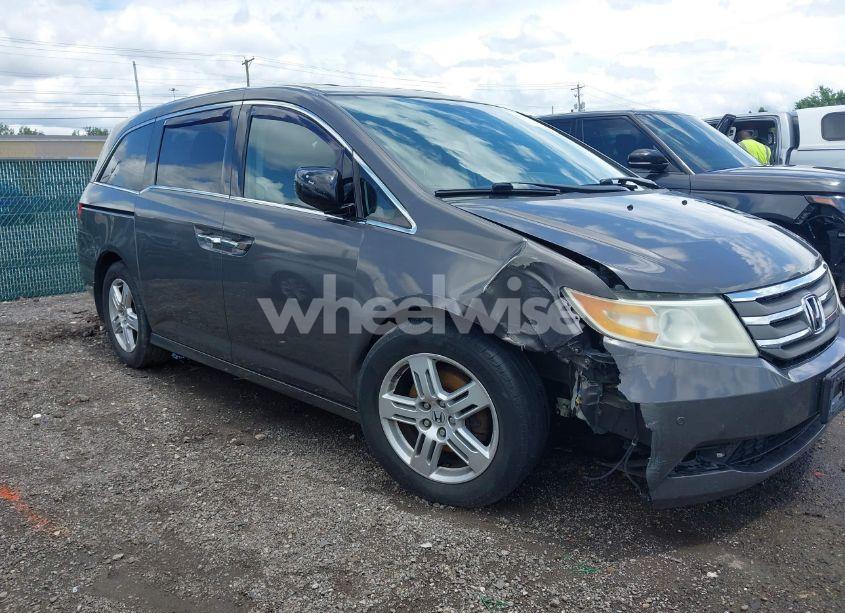 Photo 6 of 2013 Honda Odyssey TOURING/TOURING ELITE (VIN 5FNRL5H91DB025219)