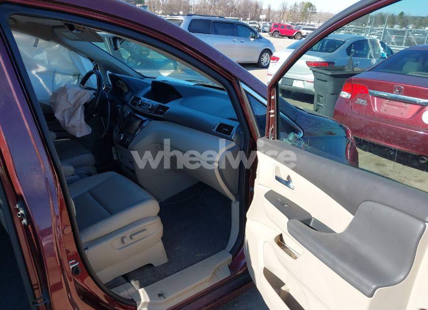 Photo 5 of 2016 Honda Odyssey TOURING/TOURING ELITE (VIN 5FNRL5H91GB062257)