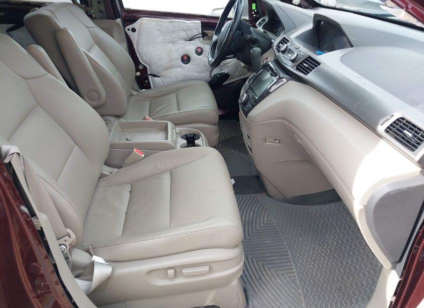 Photo 5 of 2016 Honda Odyssey TOURING/TOURING ELITE (VIN 5FNRL5H91GB110100)