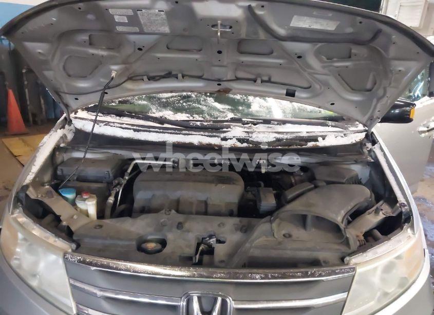 Photo 10 of 2011 Honda Odyssey TOURING/TOURING ELITE (VIN 5FNRL5H92BB005686)