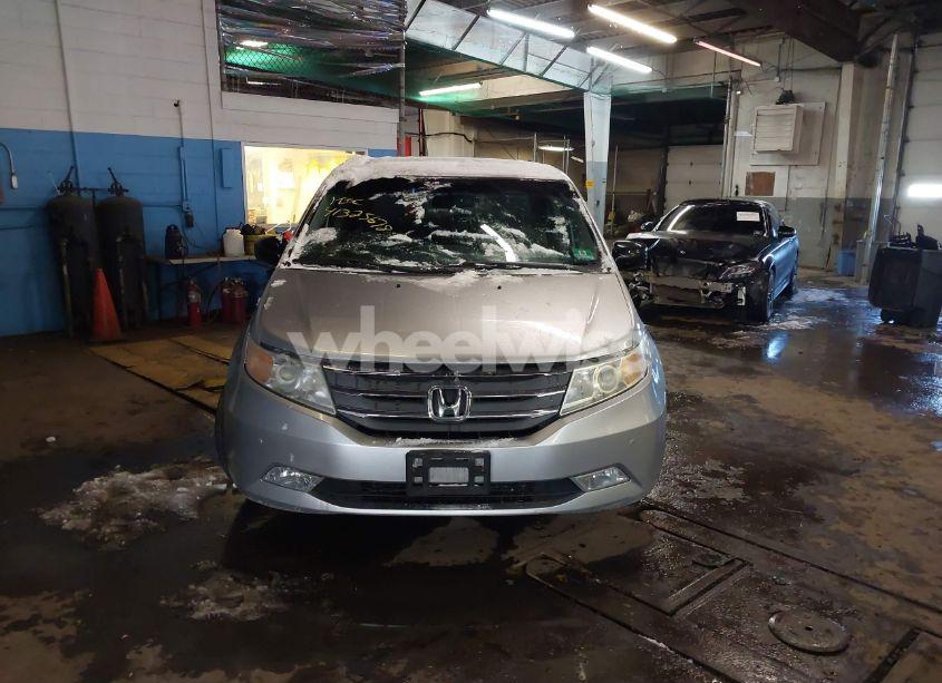 Photo 12 of 2011 Honda Odyssey TOURING/TOURING ELITE (VIN 5FNRL5H92BB005686)