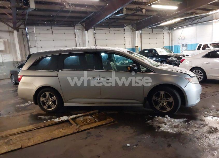 Photo 13 of 2011 Honda Odyssey TOURING/TOURING ELITE (VIN 5FNRL5H92BB005686)