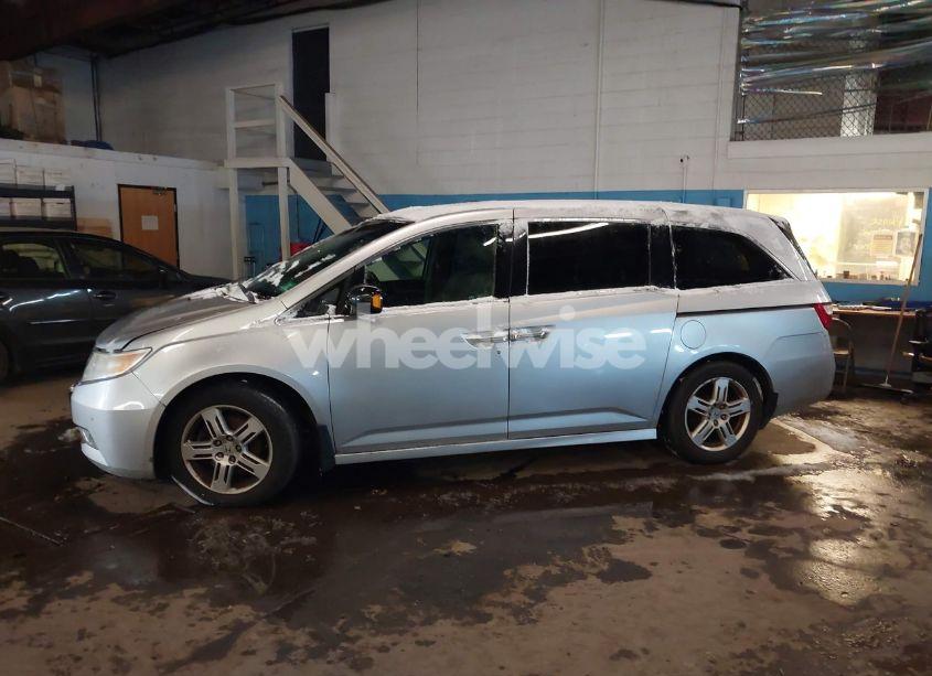 Photo 14 of 2011 Honda Odyssey TOURING/TOURING ELITE (VIN 5FNRL5H92BB005686)