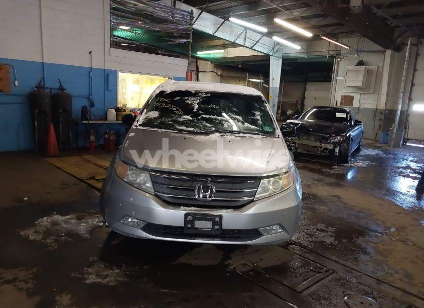 Photo 6 of 2011 Honda Odyssey TOURING/TOURING ELITE (VIN 5FNRL5H92BB005686)