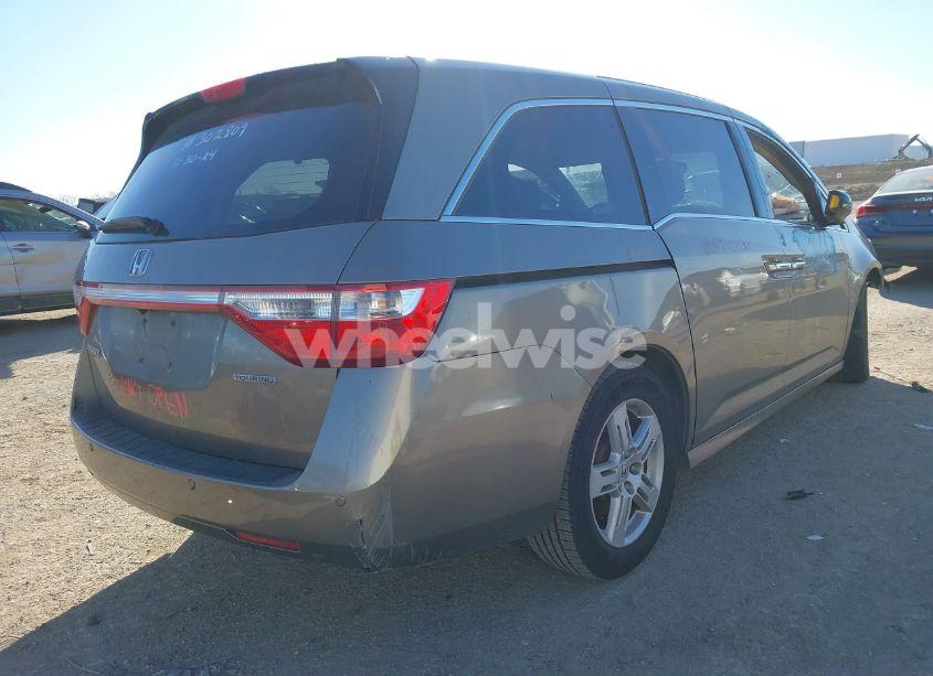 Photo 4 of 2011 Honda Odyssey TOURING/TOURING ELITE (VIN 5FNRL5H92BB024920)