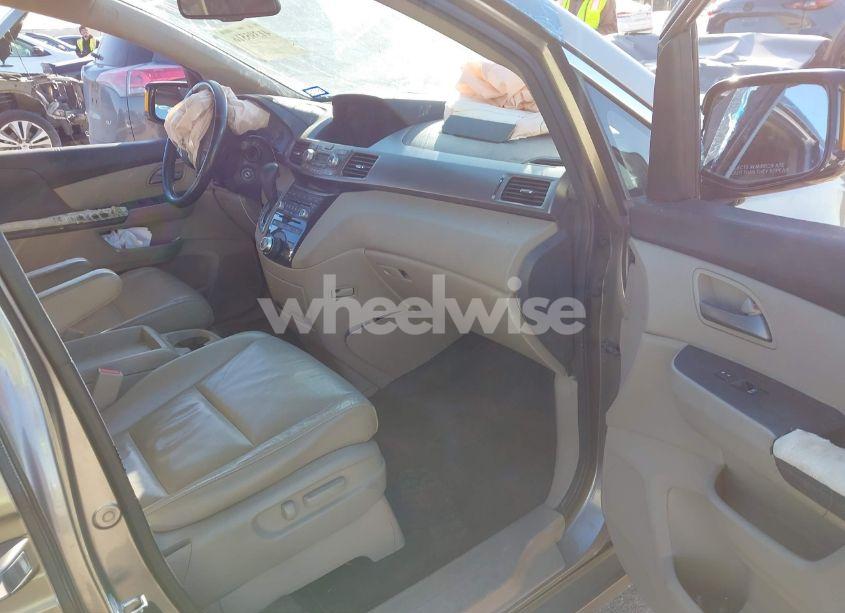 Photo 5 of 2011 Honda Odyssey TOURING/TOURING ELITE (VIN 5FNRL5H92BB024920)