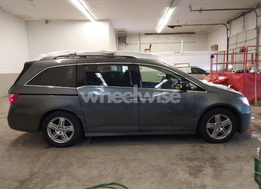 Photo 13 of 2011 Honda Odyssey TOURING/TOURING ELITE (VIN 5FNRL5H92BB031205)