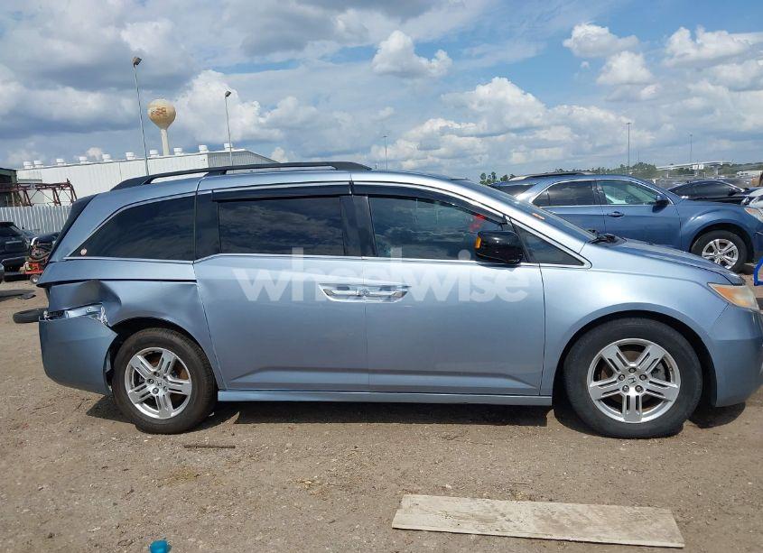 Photo 14 of 2011 Honda Odyssey TOURING/TOURING ELITE (VIN 5FNRL5H92BB033245)