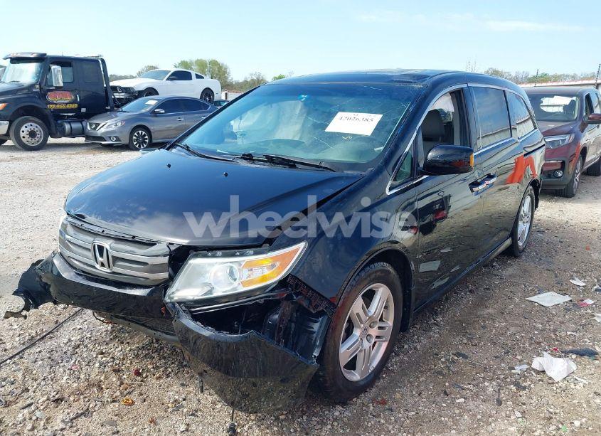Photo 2 of 2013 Honda Odyssey TOURING/TOURING ELITE (VIN 5FNRL5H92DB018876)