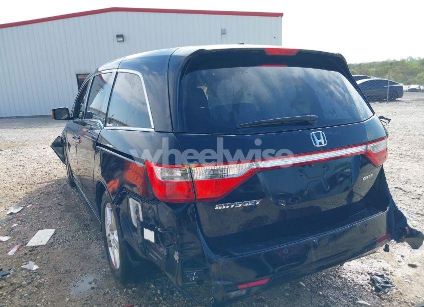 Photo 3 of 2013 Honda Odyssey TOURING/TOURING ELITE (VIN 5FNRL5H92DB018876)