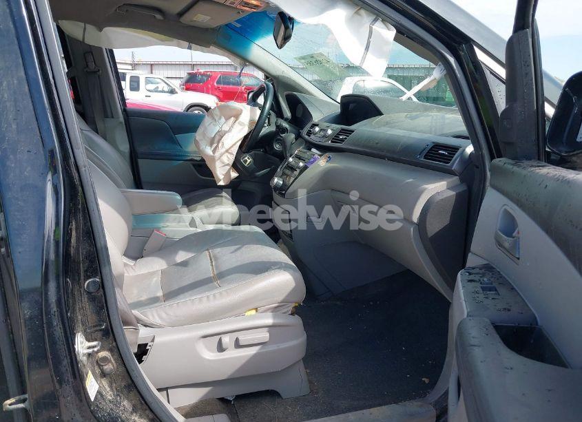 Photo 5 of 2013 Honda Odyssey TOURING/TOURING ELITE (VIN 5FNRL5H92DB018876)