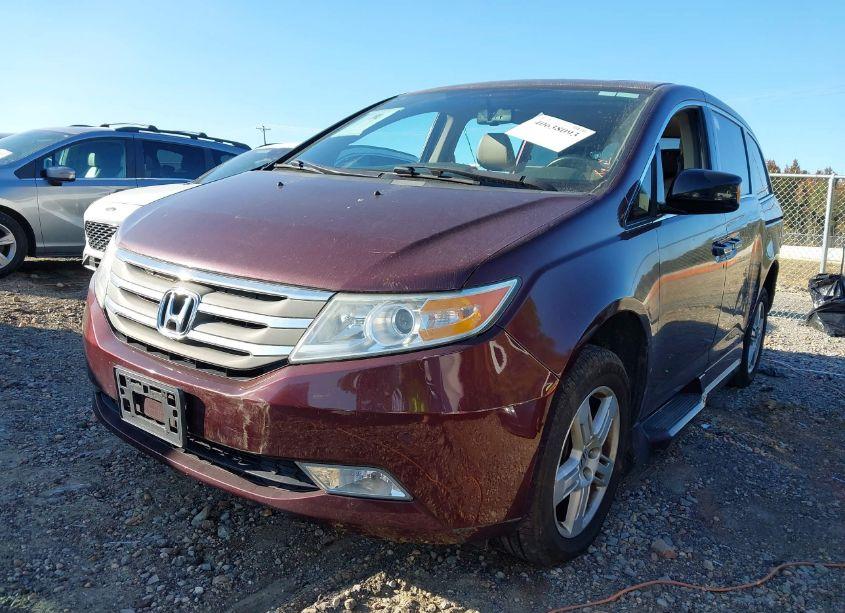 Photo 2 of 2013 Honda Odyssey TOURING/TOURING ELITE (VIN 5FNRL5H92DB048752)