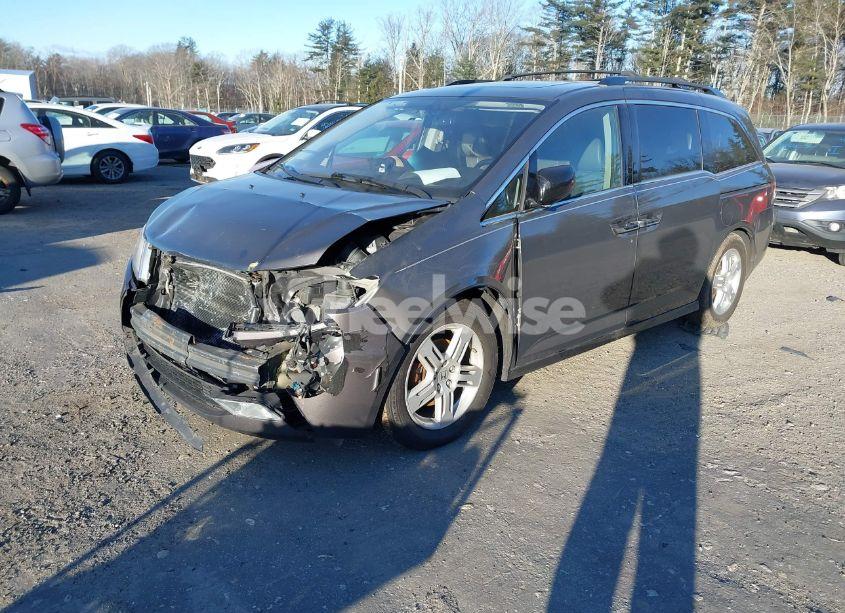 Photo 2 of 2013 Honda Odyssey TOURING/TOURING ELITE (VIN 5FNRL5H92DB071464)