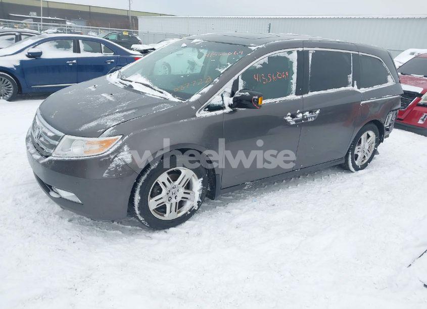 Photo 2 of 2013 Honda Odyssey TOURING/TOURING ELITE (VIN 5FNRL5H92DB087728)