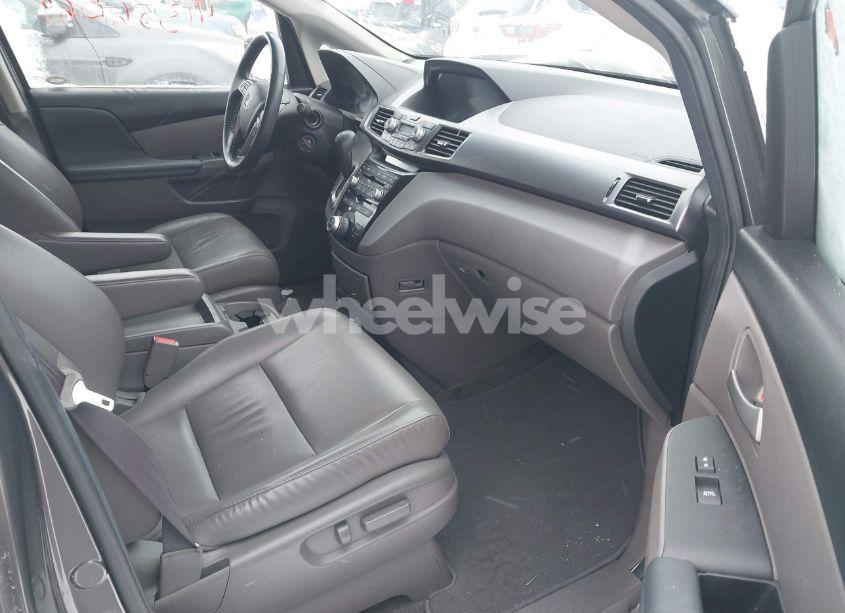 Photo 5 of 2013 Honda Odyssey TOURING/TOURING ELITE (VIN 5FNRL5H92DB087728)