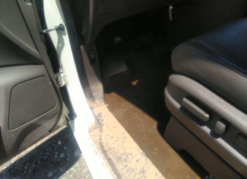 Photo 6 of 2015 Honda Odyssey TOURING/TOURING ELITE (VIN 5FNRL5H92FB052318)