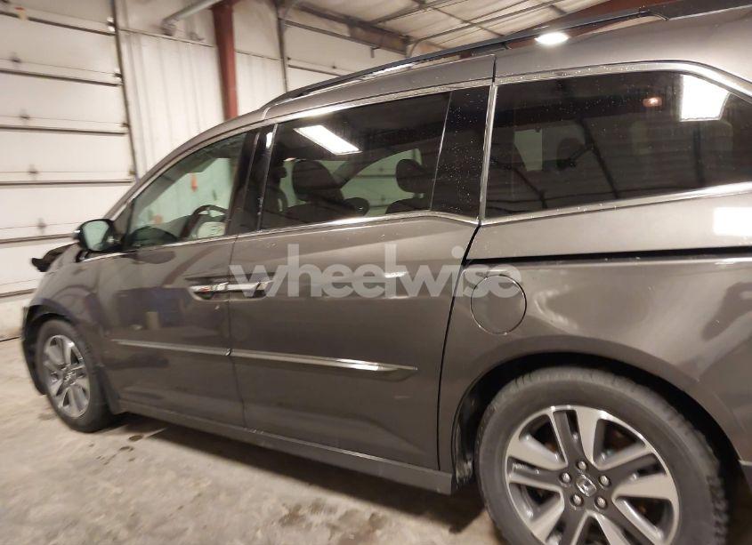 Photo 15 of 2016 Honda Odyssey TOURING/TOURING ELITE (VIN 5FNRL5H92GB045824)