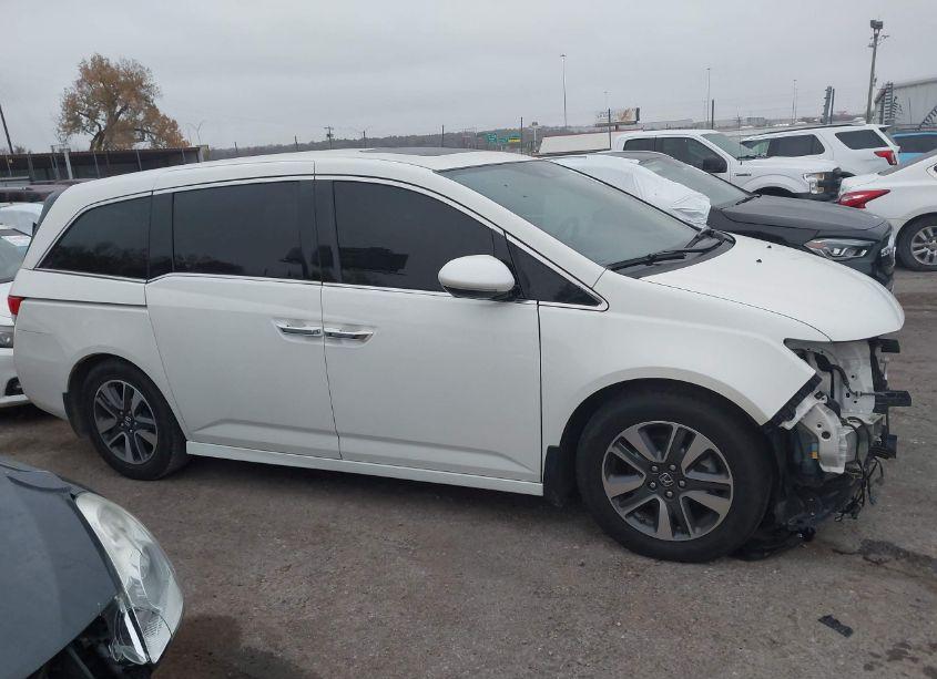 Photo 14 of 2016 Honda Odyssey TOURING/TOURING ELITE (VIN 5FNRL5H92GB085059)