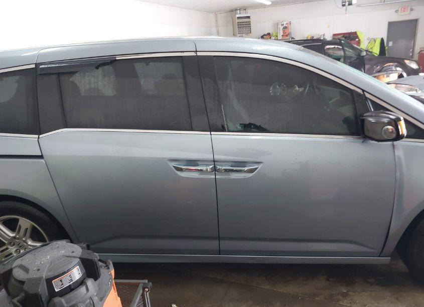 Photo 13 of 2011 Honda Odyssey TOURING/TOURING ELITE (VIN 5FNRL5H93BB020441)