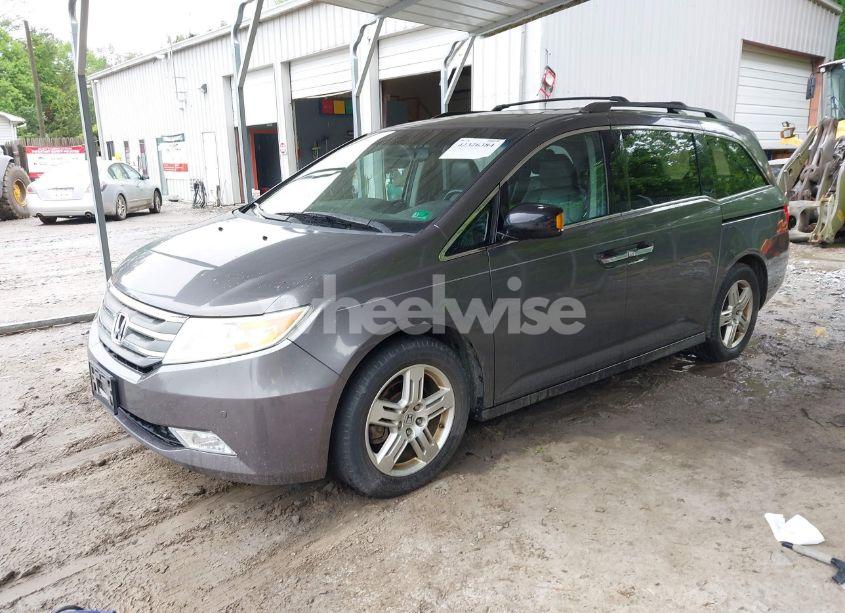 Photo 2 of 2011 Honda Odyssey TOURING/TOURING ELITE (VIN 5FNRL5H93BB104596)