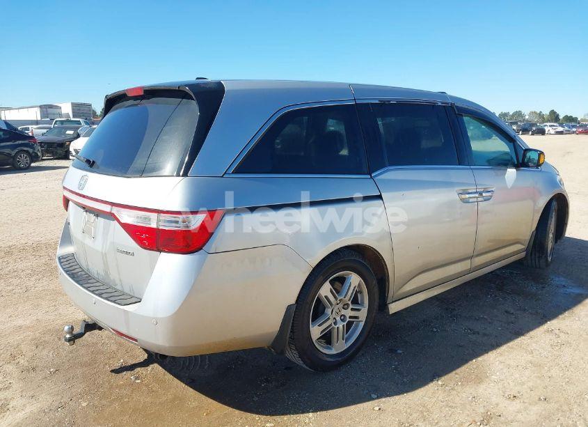 Photo 4 of 2013 Honda Odyssey TOURING/TOURING ELITE (VIN 5FNRL5H93DB076463)