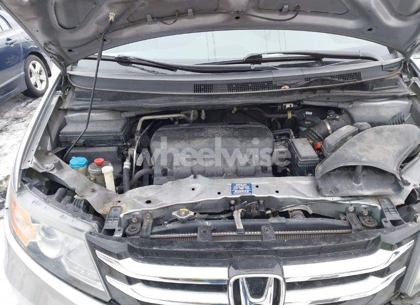 Photo 10 of 2016 Honda Odyssey TOURING/TOURING ELITE (VIN 5FNRL5H93GB042768)