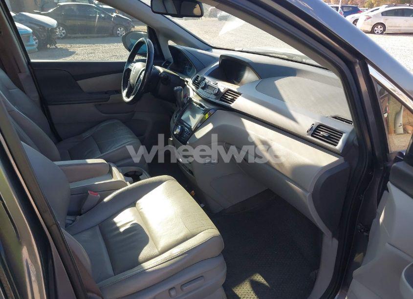 Photo 5 of 2014 Honda Odyssey TOURING/TOURING ELITE (VIN 5FNRL5H94EB115675)