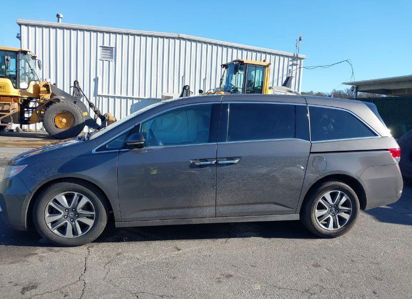 Photo 14 of 2016 Honda Odyssey TOURING/TOURING ELITE (VIN 5FNRL5H94GB014932)