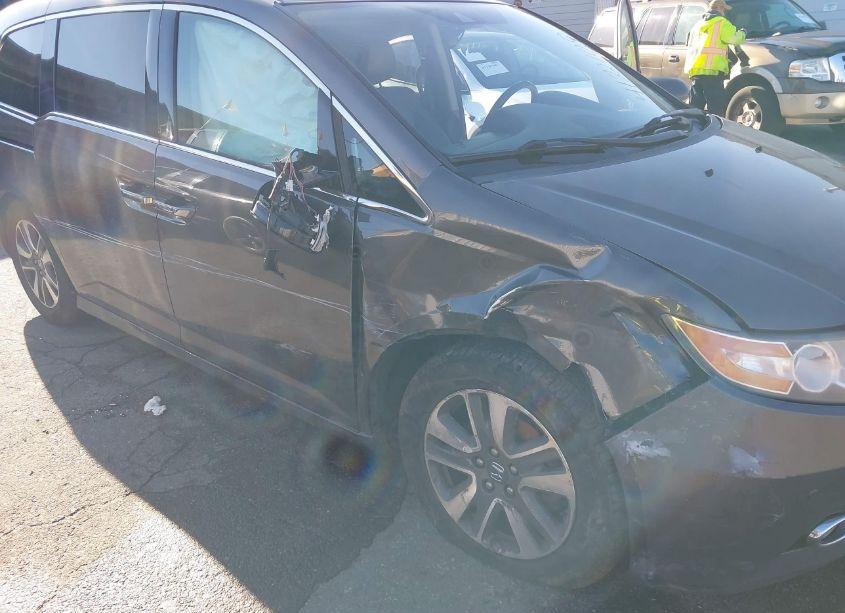 Photo 6 of 2016 Honda Odyssey TOURING/TOURING ELITE (VIN 5FNRL5H94GB014932)