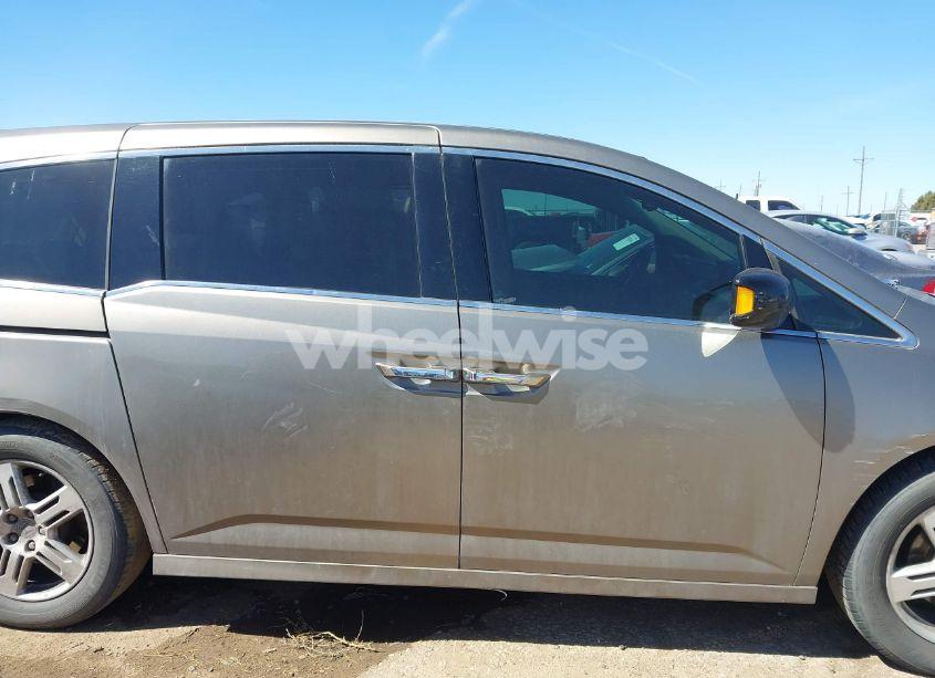 Photo 13 of 2011 Honda Odyssey TOURING/TOURING ELITE (VIN 5FNRL5H95BB050170)