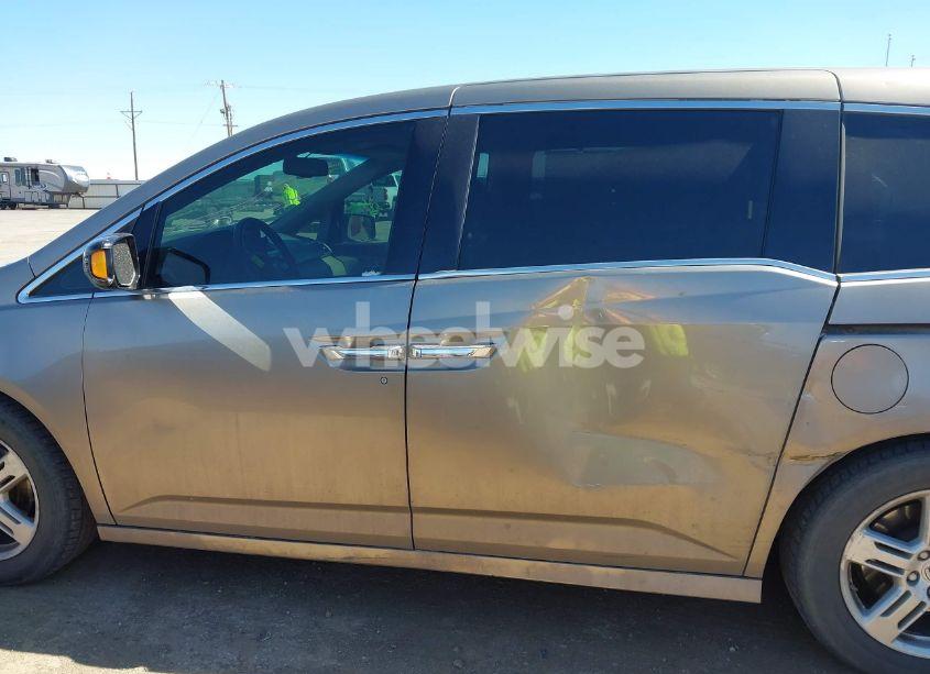 Photo 14 of 2011 Honda Odyssey TOURING/TOURING ELITE (VIN 5FNRL5H95BB050170)