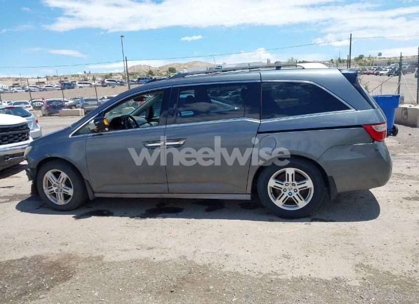 Photo 14 of 2011 Honda Odyssey TOURING/TOURING ELITE (VIN 5FNRL5H95BB081337)