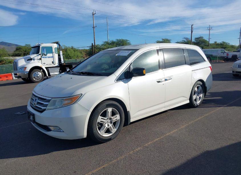 Photo 2 of 2013 Honda Odyssey TOURING/TOURING ELITE (VIN 5FNRL5H95DB005913)