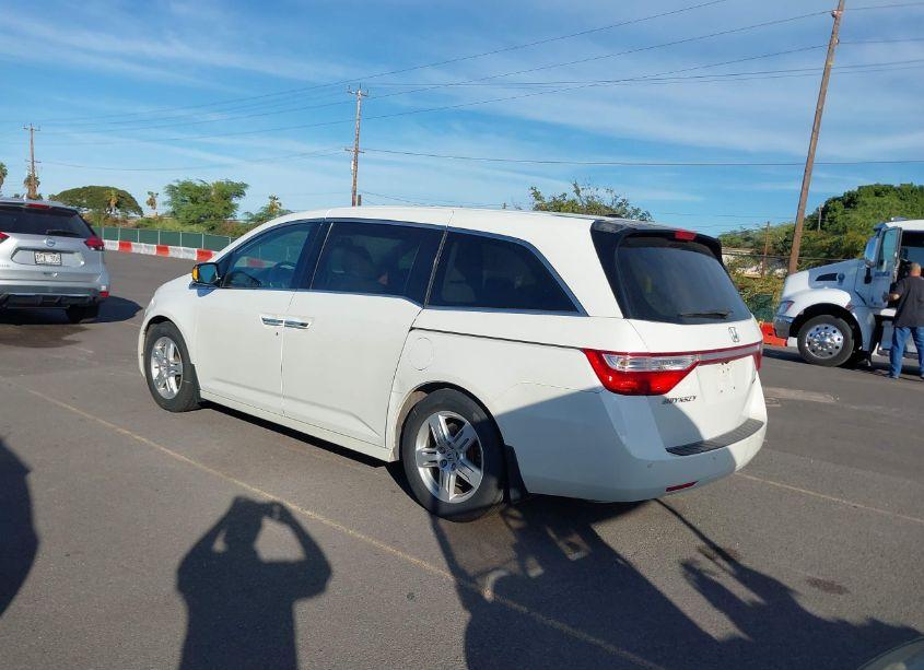 Photo 3 of 2013 Honda Odyssey TOURING/TOURING ELITE (VIN 5FNRL5H95DB005913)