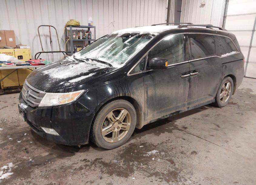 Photo 2 of 2013 Honda Odyssey TOURING/TOURING ELITE (VIN 5FNRL5H95DB044727)